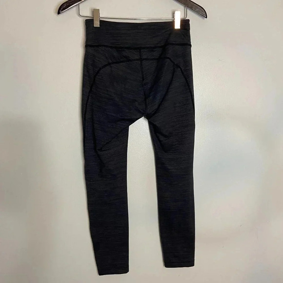 Outdoor Voices Dark Grey Mid-Rise Cropped Leggings - Picture 5 of 6